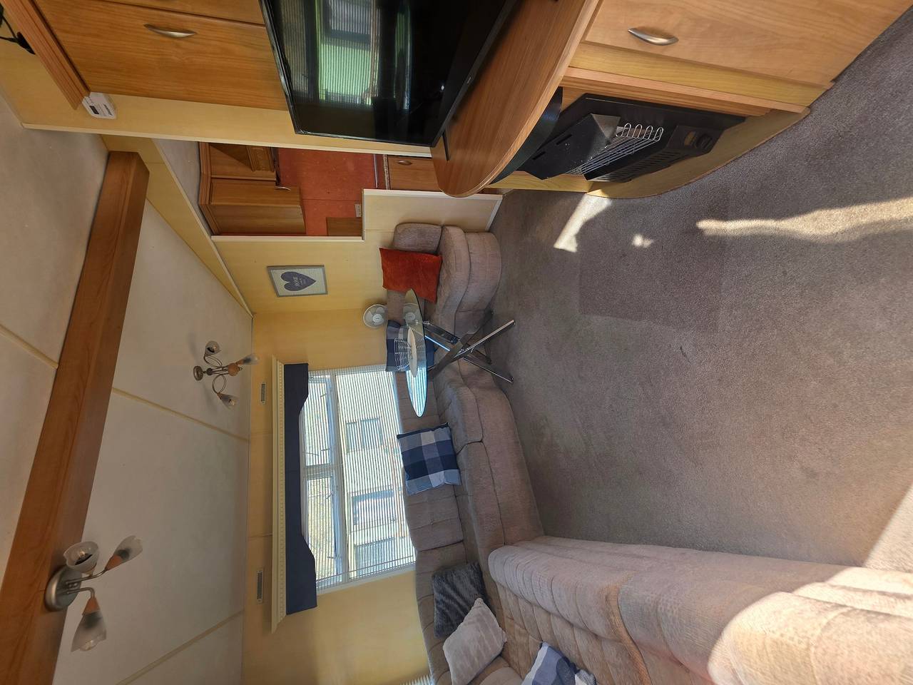 Twin Ayre Cabin Retreat, Welshpool in Powys
