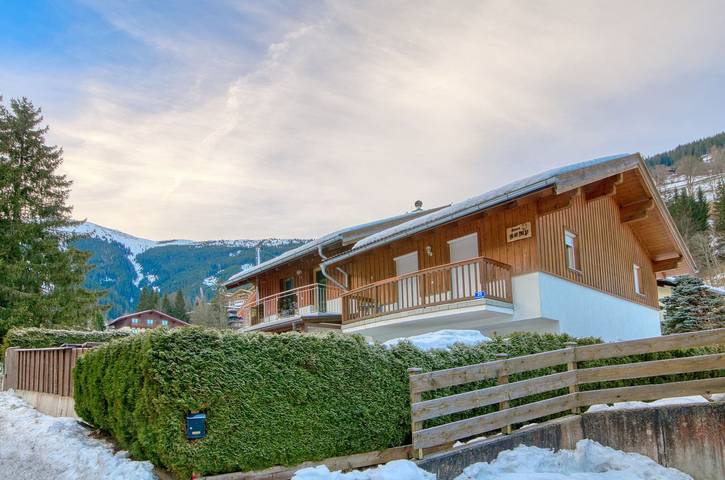 Ferienhaus für 8 Personen, mit Balkon und Terrasse sowie Sauna in Zell am See