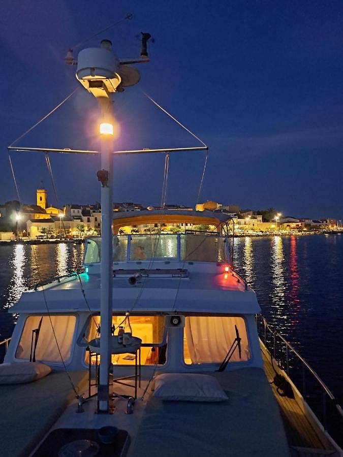 Bateau pour 2 personnes, avec terrasse et vue dans l' Hérault - 2
