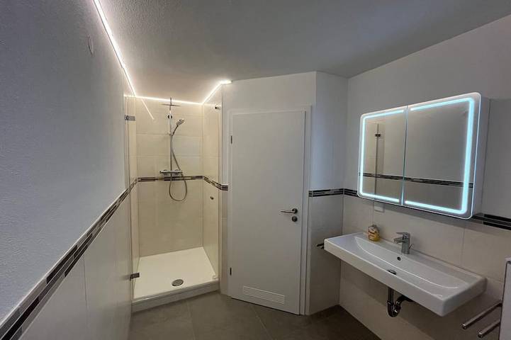 Ganze Wohnung, 3 Room Appartment (70 m2) with 2 Bedrooms, Balcony & Garage in Neckarsulm, Landkreis Heilbronn