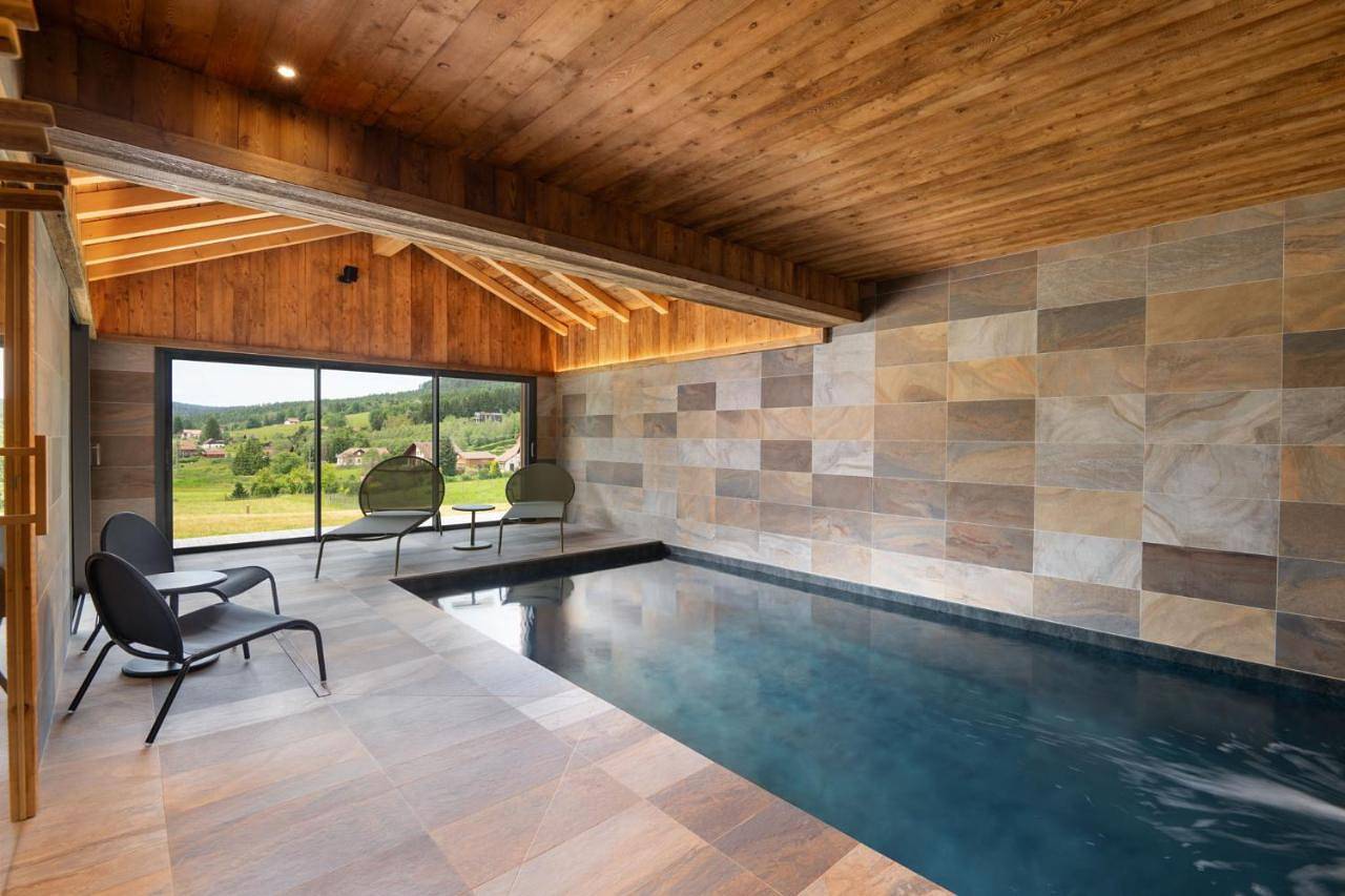 Le Grand V, chalet de luxe avec piscine intérieure in Le Valtin, Parc naturel régional des Ballons des Vosges