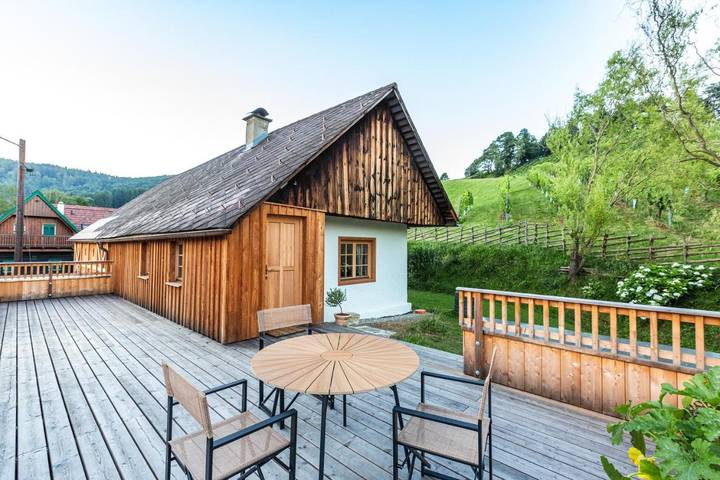 Ferienwohnung für 2 Personen, mit Terrasse und Garten sowie Ausblick