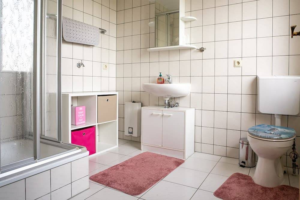 Ganze Wohnung, Ferienwohnung 4 Zingst - Hundefreundliche Ferienwohnungen - Nähe Ostseeküste in Langendorf (Lüssow), Lüssow