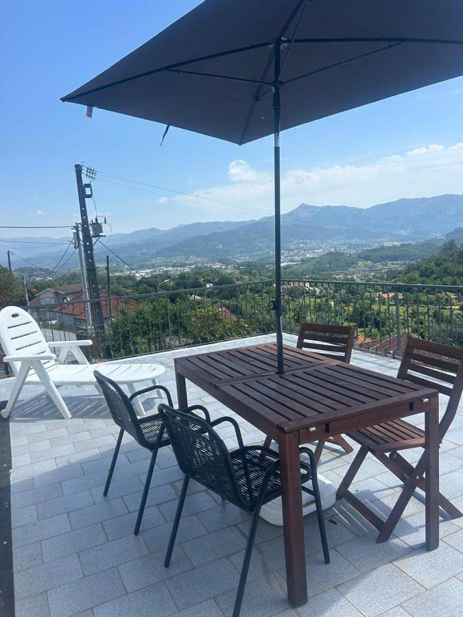 Location de vacances pour 2 personnes, avec jardin et vue dans Souto e Tabaçô