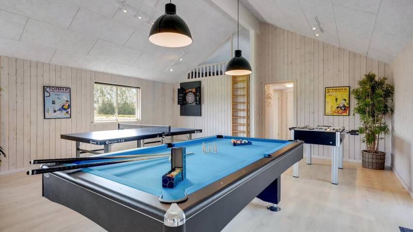 Ferienhaus für 24 Personen, mit Terrasse und Garten sowie Sauna in Marielyst