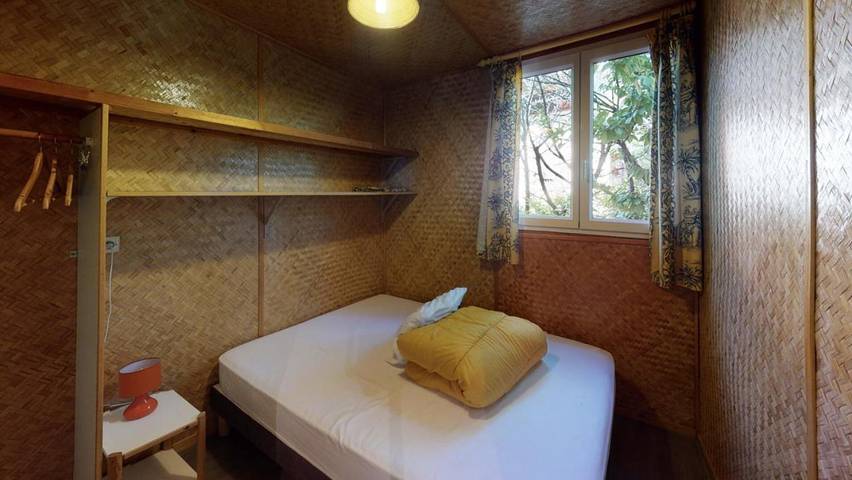 Location de vacances pour 4 personnes, avec terrasse ainsi que piscine et jardin à Montréal (Rhône-Alpes) - 2