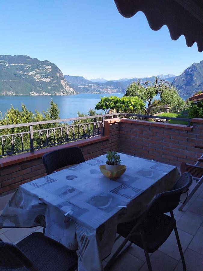 Location de vacances pour 4 personnes, avec jardin ainsi que vue sur le lac et vue à Monte Isola - 2