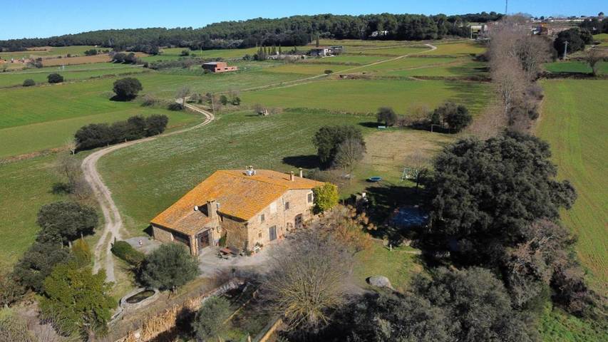 Casa rural para 2 personas, con Terraza y Jardín además de Piscina y Vistas en Celrá - 3