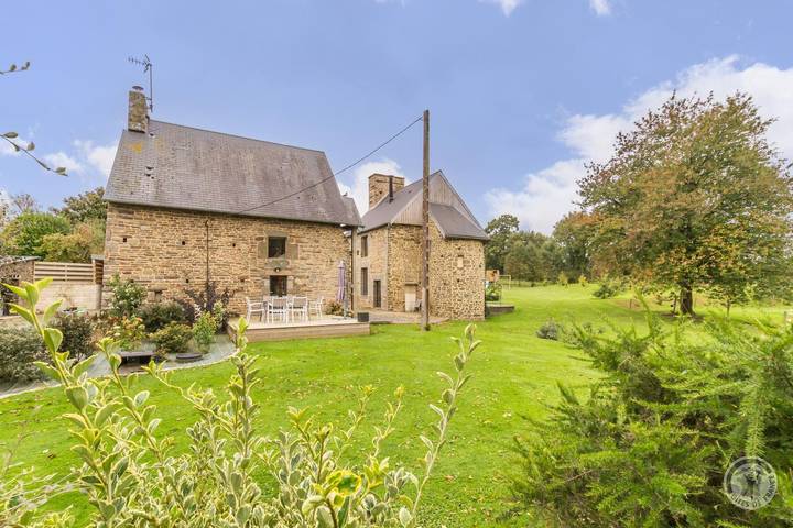 Gîte pour 5 personnes, avec jardin à Le Mesnil-Rogues