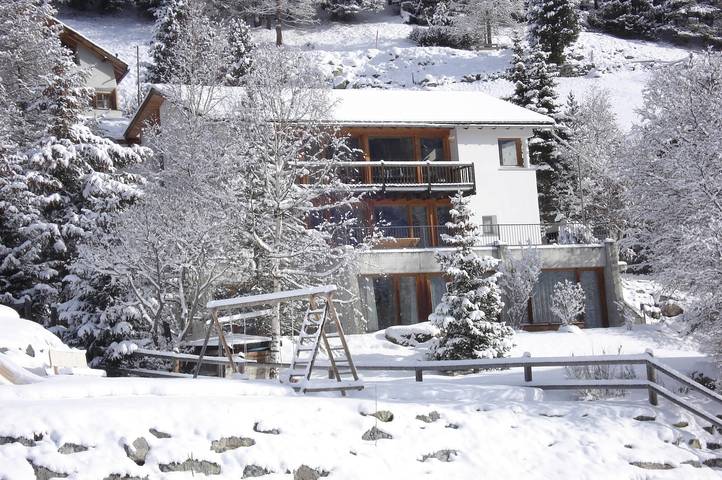 Location de vacances pour 2 personnes, avec terrasse et jardin à Bever