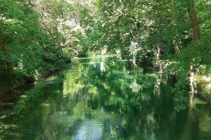 Location de vacances pour 6 personnes, avec Terrasse et Jardin dans Bougon