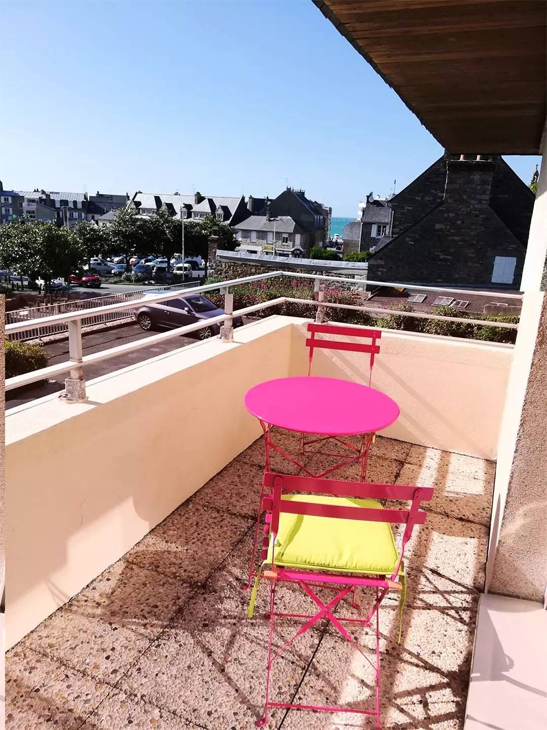 Entire apartment, Charming T2, on the 1st floor of a residence located in the heart of Val-André in Pléneuf-Val-André, Côtes-d'Armor