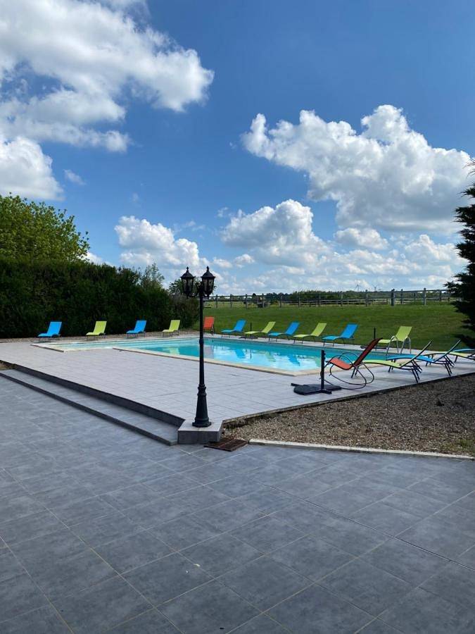 Soie Villalunoterie Futuroscope Piscine Spa 6pers in Paroisse Saint-Damien-en-Châtelleraudais, Vienne (France)