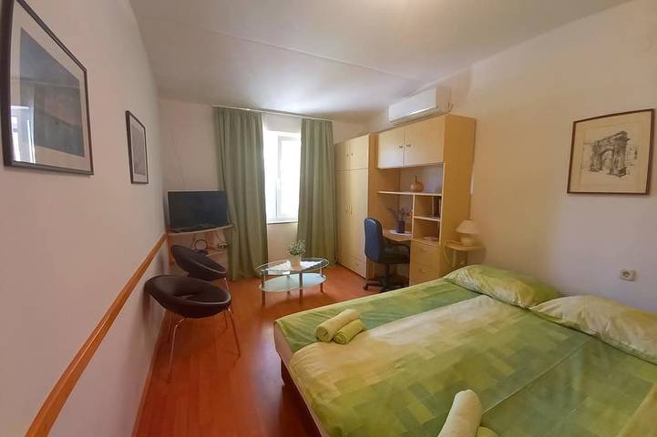 Ferienwohnung für 2 Personen, mit Garten und Terrasse in Pjescana Uvala - 4