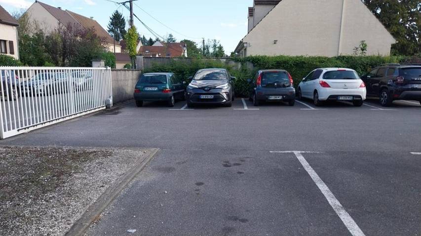 Gîte pour 4 personnes, animaux acceptés à Villeneuve-Saint-Denis - 2