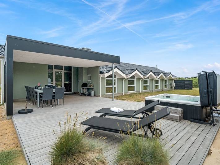 Ferienhaus für 8 Personen, mit Terrasse in Klitmøller