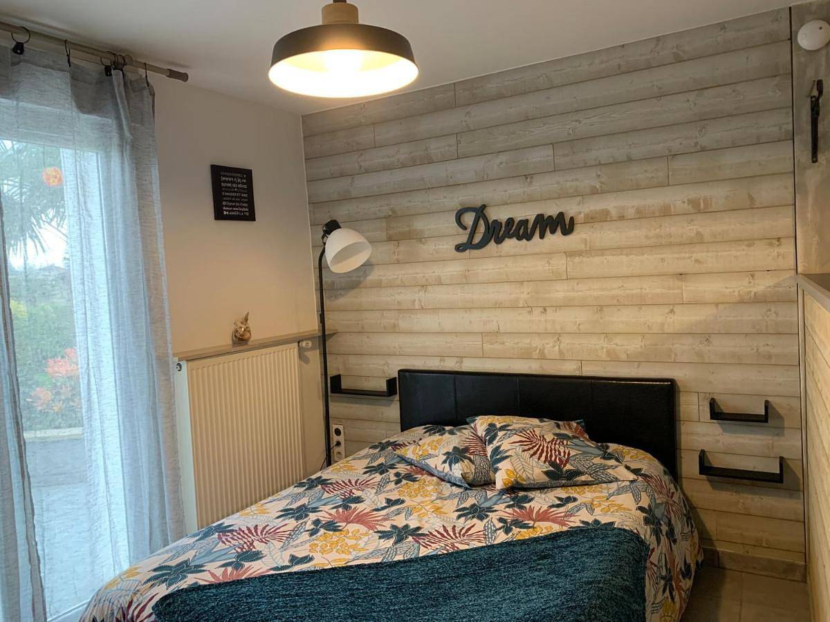 Appartement entier, Gite les Combes Terrasse 01340 Etrez in Étrez, Région de Bourg-en-Bresse