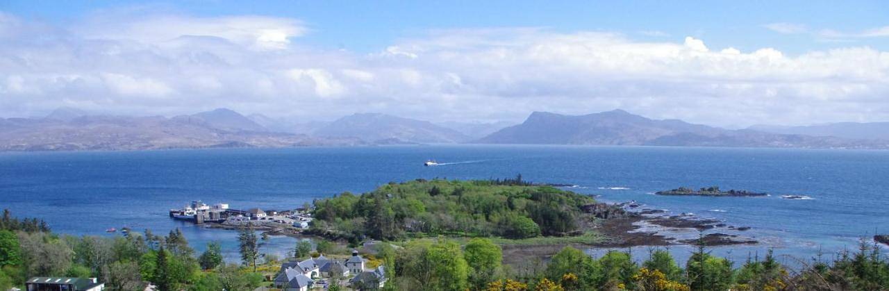 Glamping for 4 people, with view and garden on the Isle of Skye