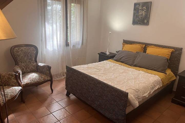 Chambre d’hôte pour 3 personnes, avec Terrasse et Jardin