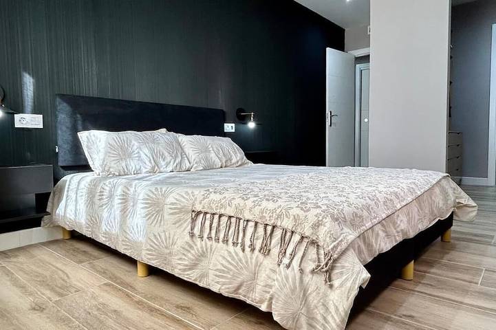 Entire apartment, Modern and Spacious Apartment in Algeciras | Bay Views | near the Port in Algeciras, Costa de la Luz