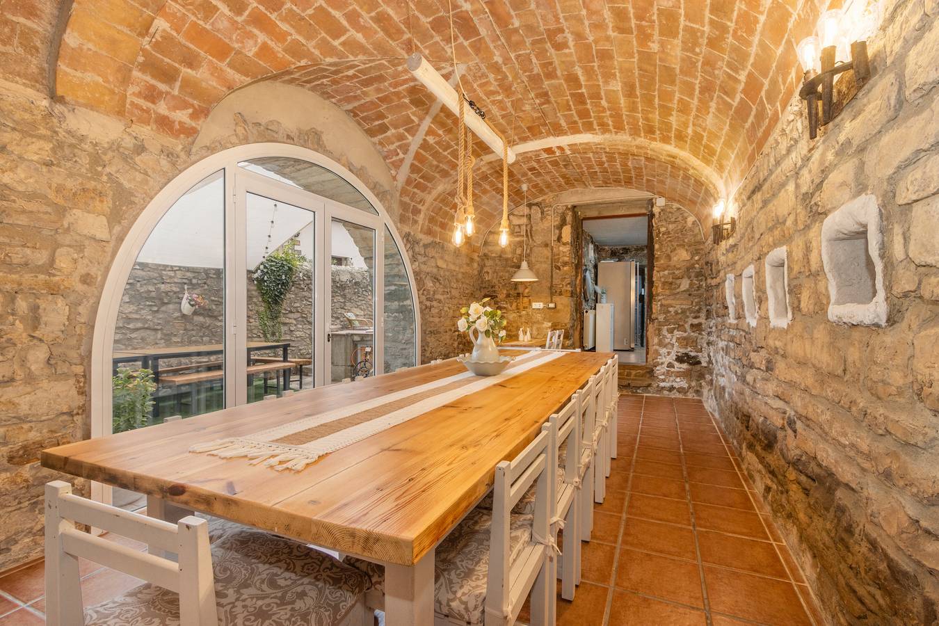 Landhaus 'La Rectoria De Vicfred' mit Bergblick, Wlan und Klimaanlage in Sant Guim de la Plana, Lleida Provinz