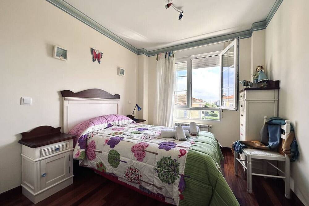 Chalet con jardin independiente y vistas al mar - in Bareyo, Cantabrian Coast