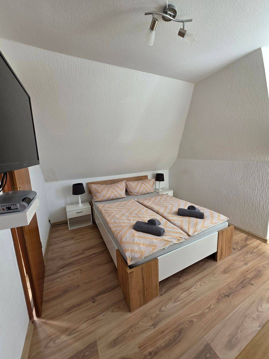 Ganze Ferienwohnung, Leuchtturm - Pensionszimmer, Nordsee, gemeinschaftlicher Grill, Parkplatz in Dagebüll, Nordfriesland