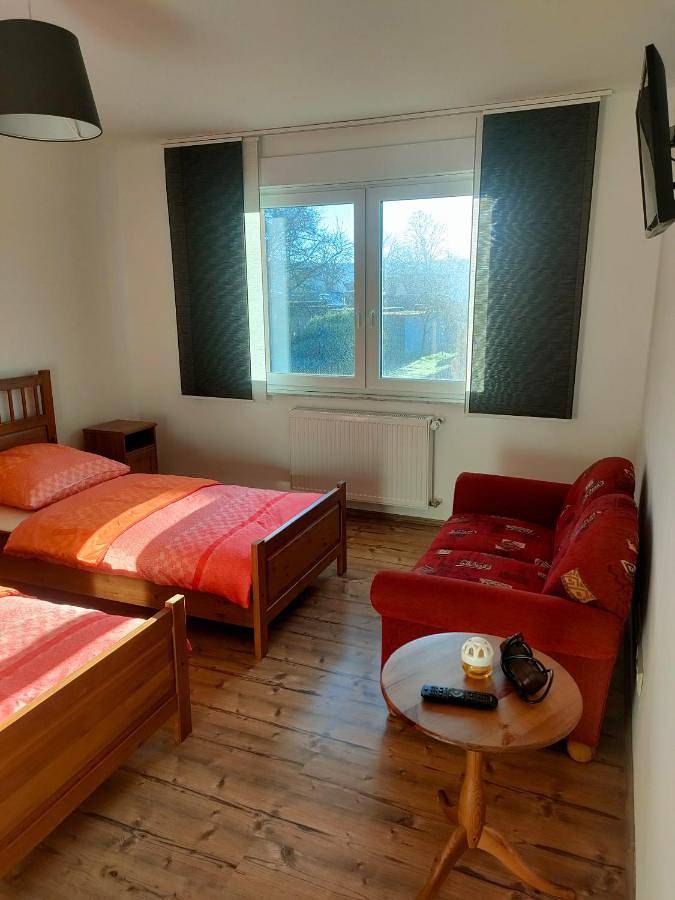 Ferienwohnung für 5 Personen, mit Balkon und Ausblick in Zweibrücken - 2