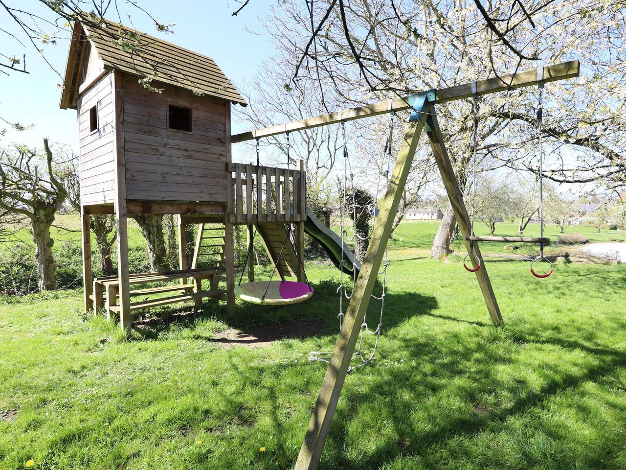 Charming cottage in the tower of a farmhouse in Héron, Liège region