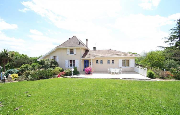 Gîte pour 5 personnes, avec jardin à L'Hôpital-d'Orion