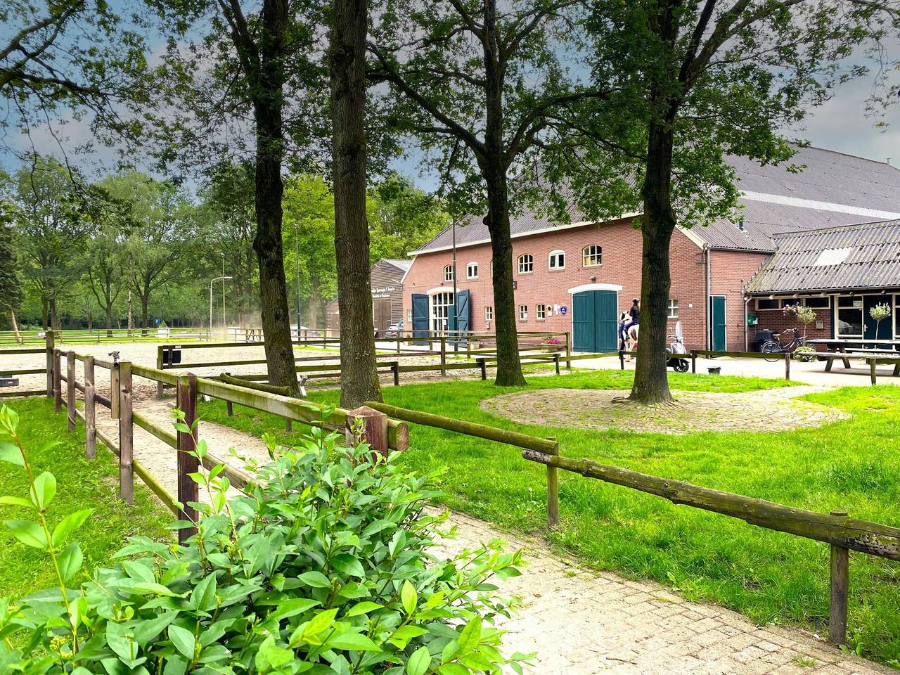 Rural luxury near riding stables with jacuzzi in Veendam, Groningen region