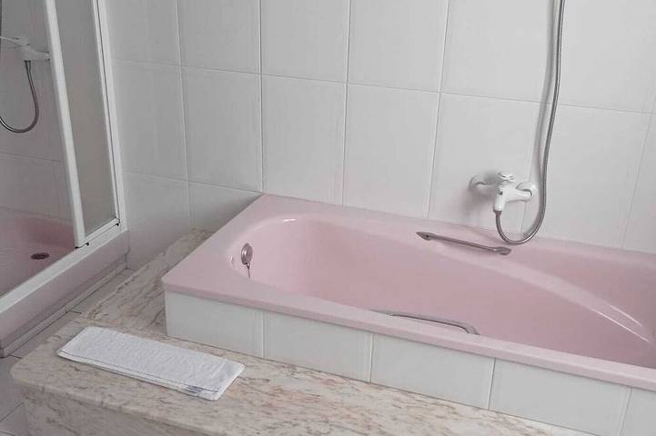 Entire apartment, Apartment in Cedeira, 1st Line Of Beach in Praia da Madalena (Cedeira), Cedeira