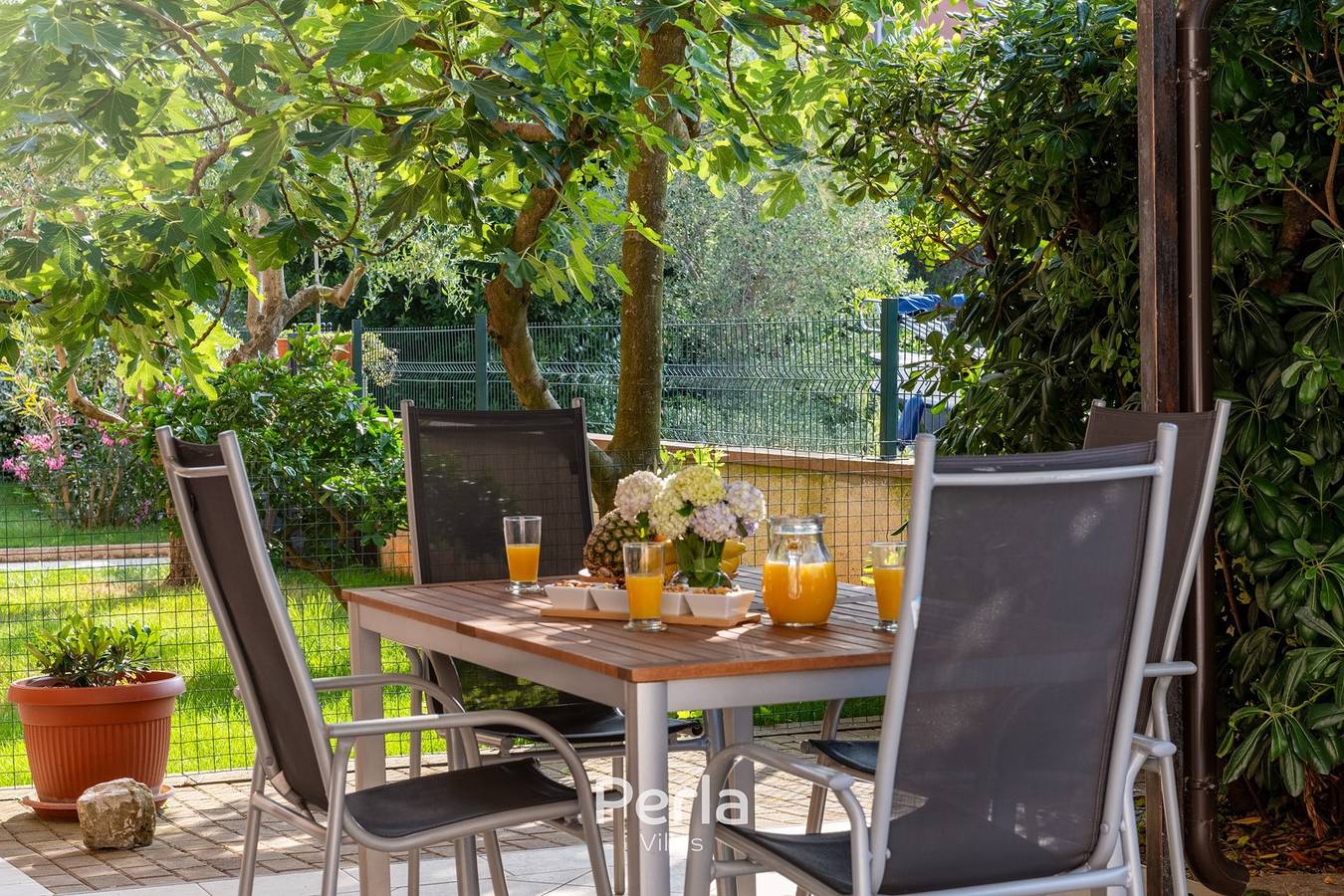 Entire apartment, Apartment Pineta with cozy terrace and grill in Vinkuran, Southcoast Istria
