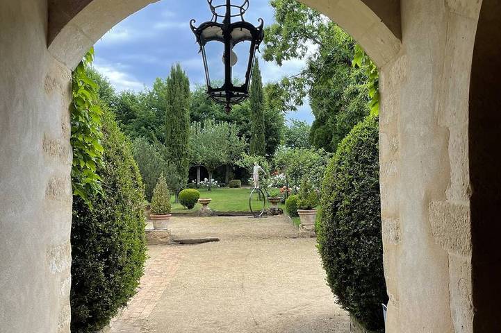 Suite de charme ,4 personnes , au calme d'un jardin arboré en Anjou in Durtal, Région d'Angers