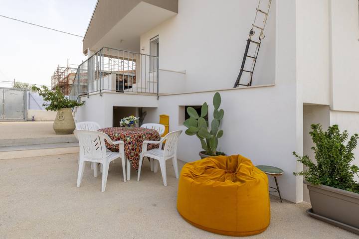 Appartement entier, Appartement "Lumia" avec terrasse partagée, Wi-Fi et climatisation in Ragusa, Province de Ragusa