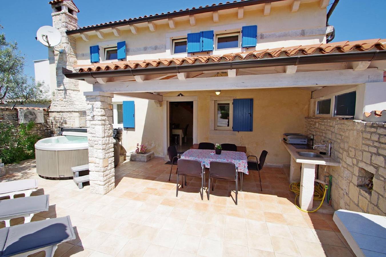 Vakantiehuis voor 5 personen  + 1 kind ca. 100 qm in Kavran, Istrië (zuidkust van Istrië) in Kavran, Zuidkust Istrië