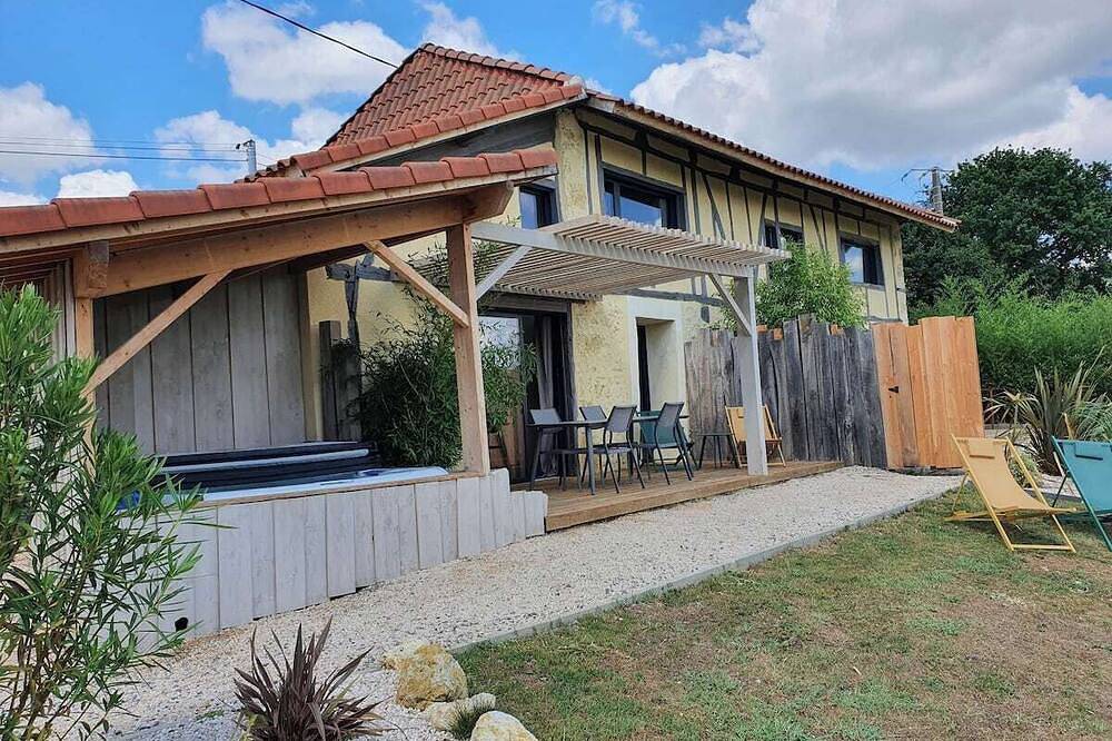 Charming  country cottage - Private jacuzzi with view - 10 min from Marciac in Gondrin, Gers