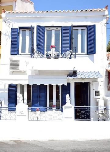 Gîte pour 4 personnes, avec balcon et vue dans Pythagoreio