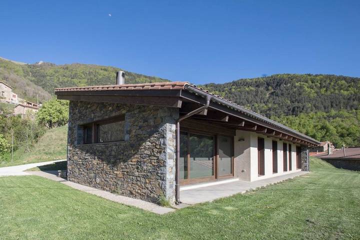 Casa de vacaciones para 15 personas, con jardín y vistas - 1