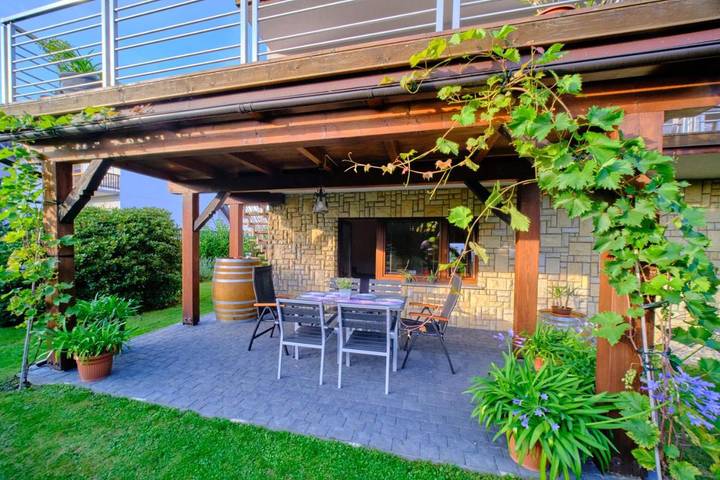 Ferienwohnung für 7 Personen, mit Ausblick und Garten - 1