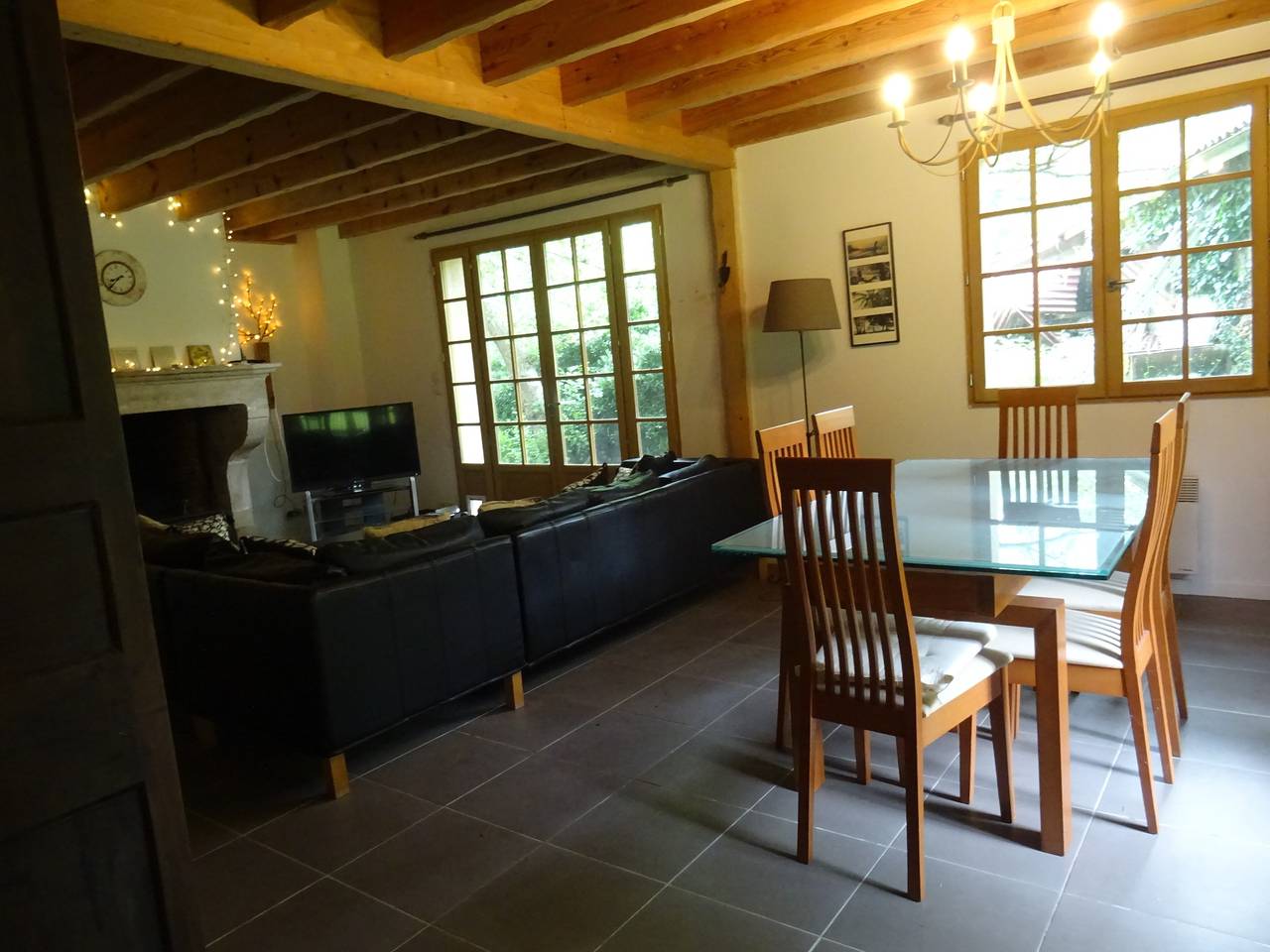 Ferienhaus „Gîte De La Cascade“ mit privatem Pool, Garten und Wlan in Lesparre-Médoc, Regionaler Naturpark Médoc