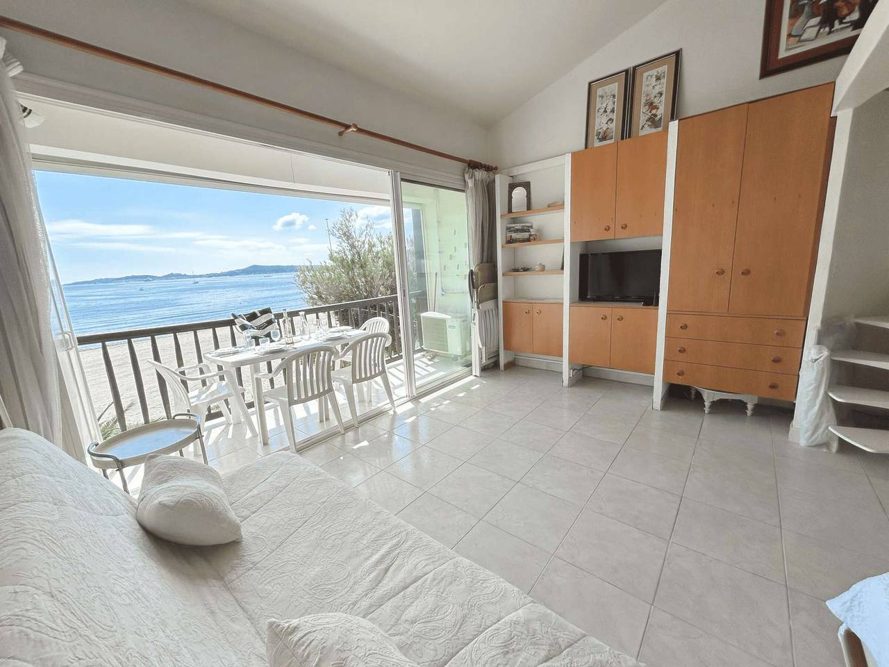 Entire studio, Loft Studio A/C, Beach, Sleeps 4 in Port Grimaud, Grimaud