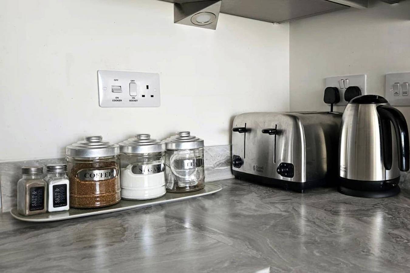 House - Sleeps 11 - Parking - Station Close in Preston, Lancashire