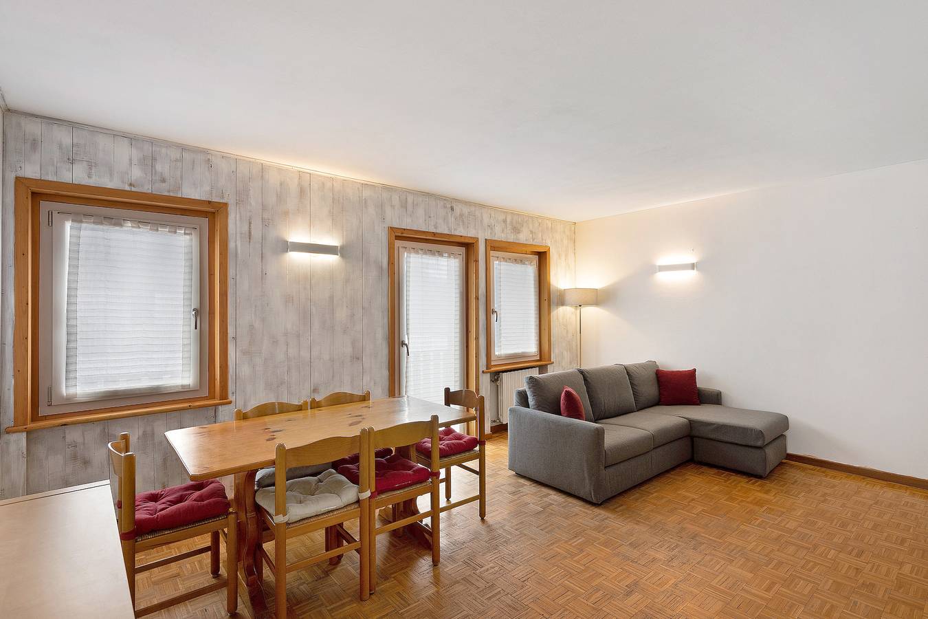 Entire apartment, Holiday Apartment 'Forést' with Mountain View, Shared Garden & Wi-Fi in Teola, Livigno