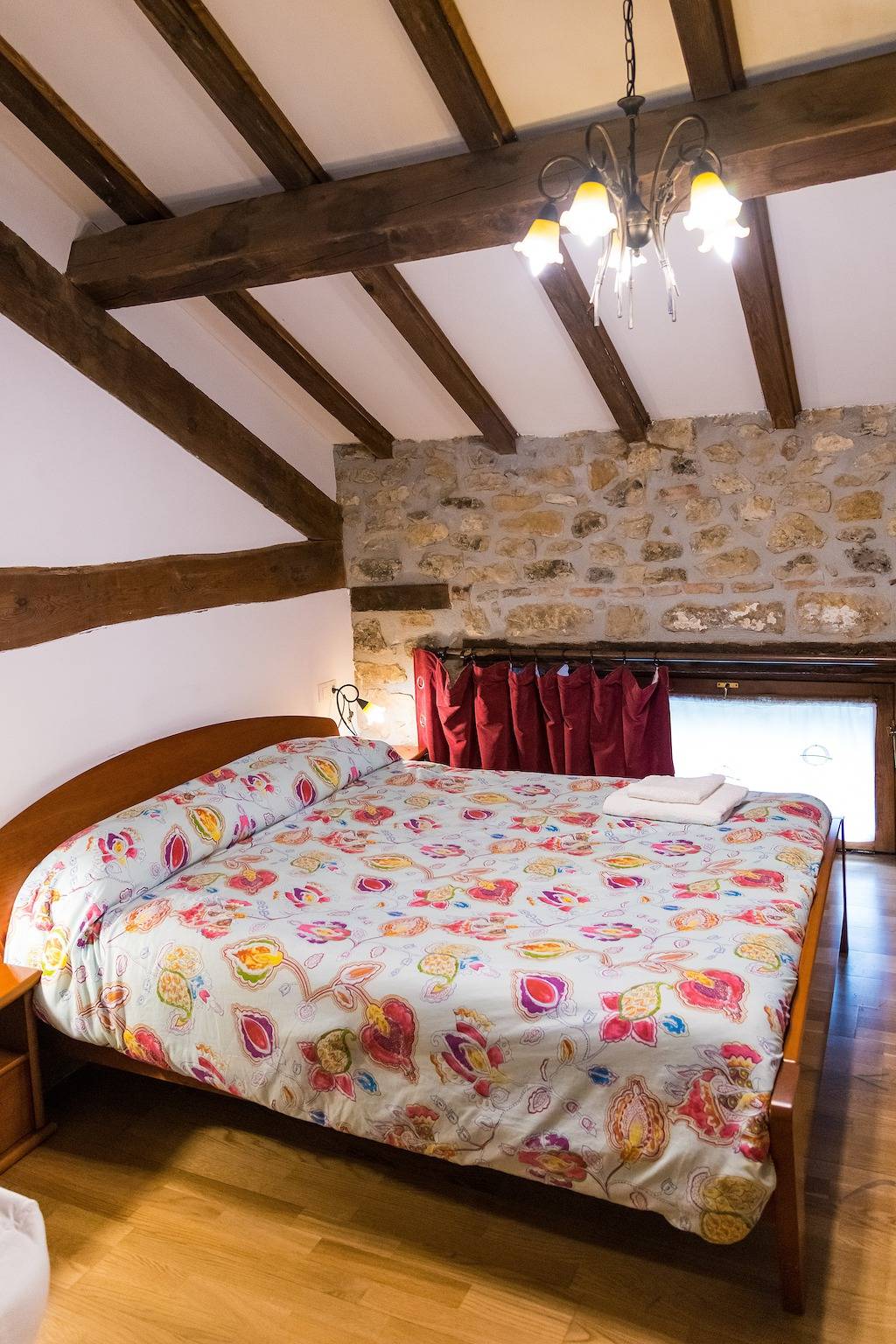 Ganze Wohnung, Apartment mit Pool, Grill und gemeinsamem Garten in Alsasua in Alsasua, Cordillera Cantábrica