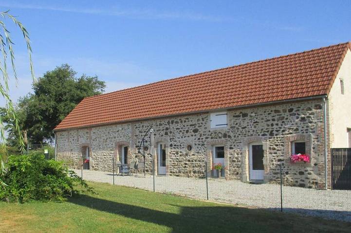 Gîte pour 2 personnes, avec jardin et jacuzzi en Auvergne