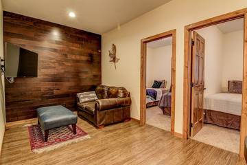 Lodge for 14 Guests in South Dakota, USA, Picture 4