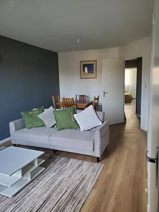 Location de vacances pour 5 personnes, avec Balcon à L'Isle-Jourdain