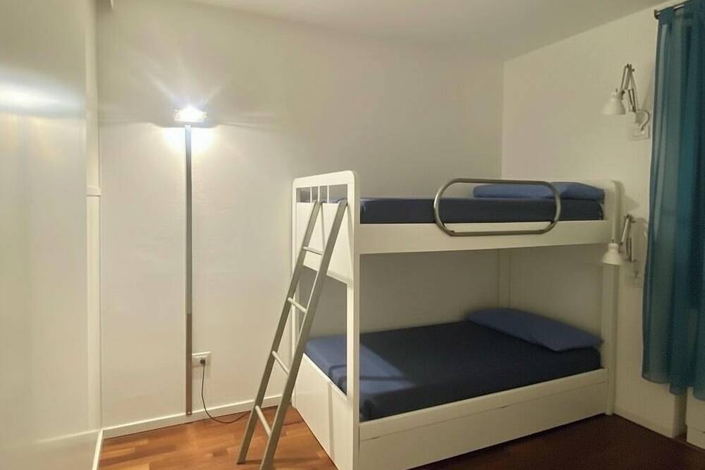 Ganze Wohnung, Wohnung 100 Meter vom Gardasee entfernt in Torri del Benaco, Gardasee-Berge