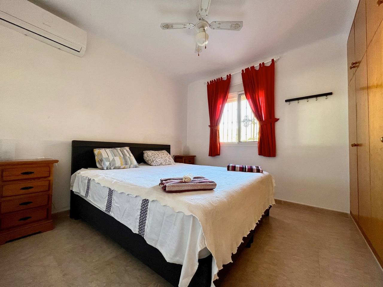 Villa in Alcaucin - Sleeps 4 - Pool - Parking in Puente de Don Manuel, Alcaucín